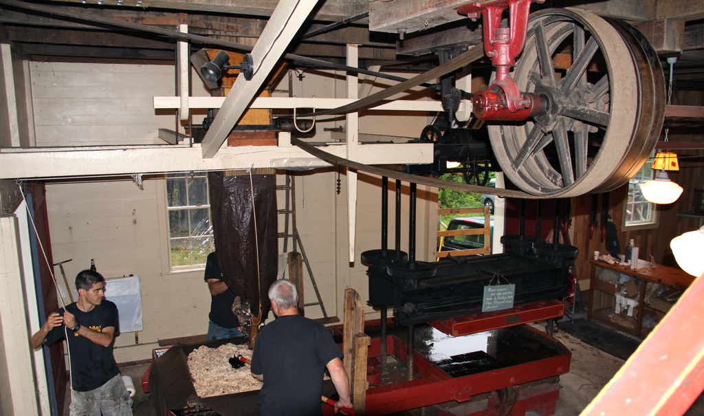 New Boston's Cider Press in action 